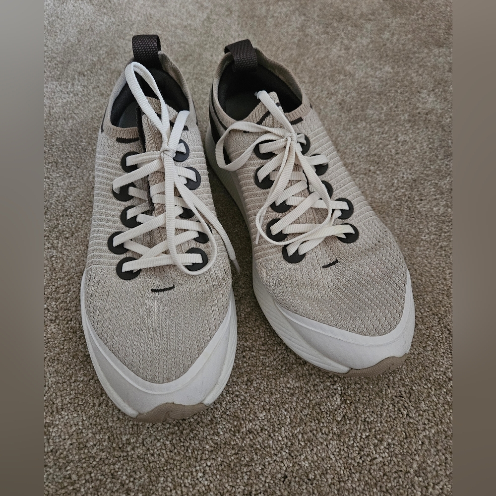 Allbirds Tree Dasher 2, Size 9, Khaki